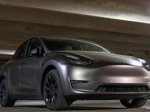 Used 2022 Tesla Model Y Long Range image 5