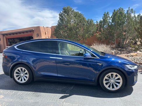 Used 2016 Tesla Model X 90D image 6