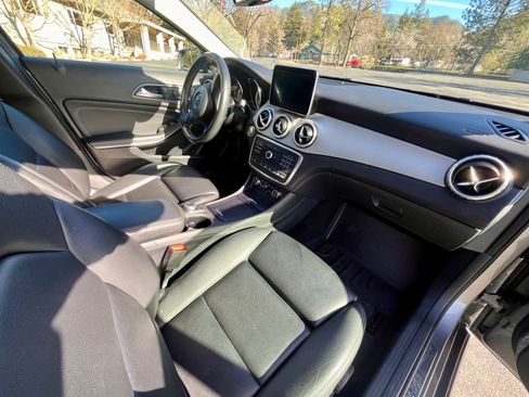 Used 2016 Mercedes-Benz GLA 250 4MATIC image 9