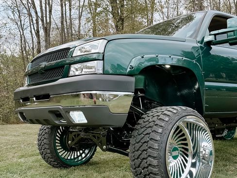 Used 2004 Chevrolet Silverado 2500 W/T w/ Skid Plate Package AWD/4WD image 27