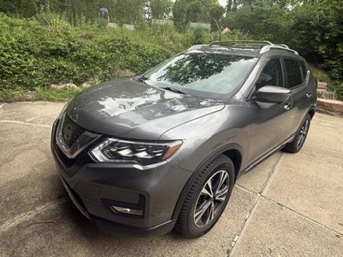 Used 2017 Nissan Rogue SL w/ SL Premium Package AWD/4WD image 6