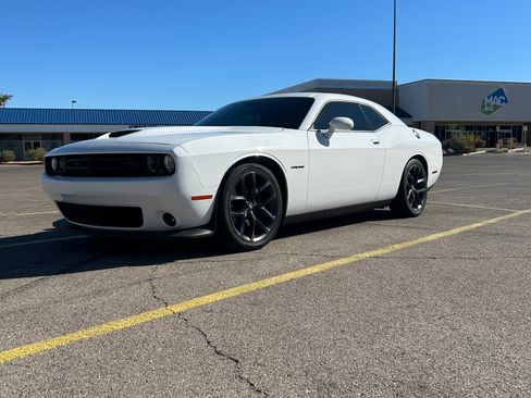 Used 2022 Dodge Challenger R/T w/ Blacktop Package image 4