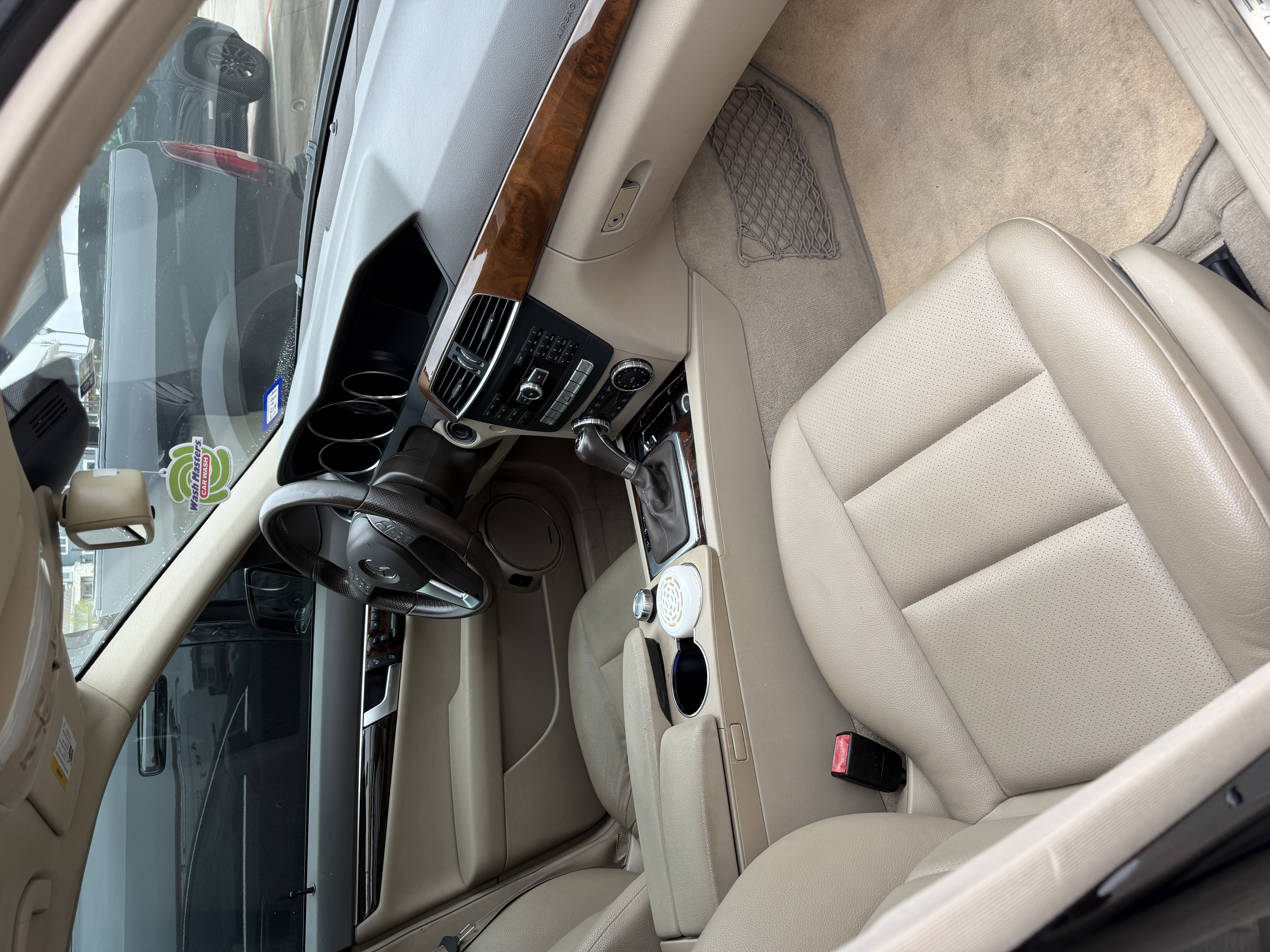 Used 2013 Mercedes-Benz C 250 Sedan image 9