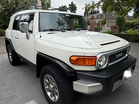 Used 2011 Toyota FJ Cruiser 4WD w/ Upgrade Pkg image 8