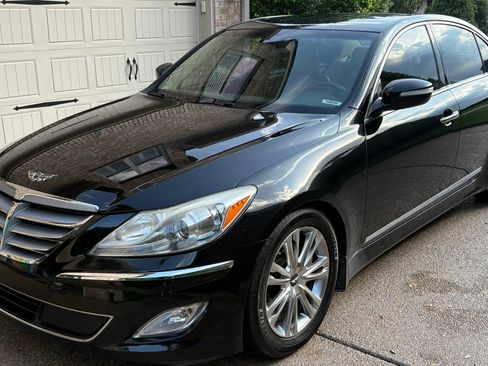 Used 2012 Hyundai Genesis 4.6 RWD image 5