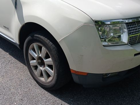 Used 2009 Lincoln MKX AWD image 16