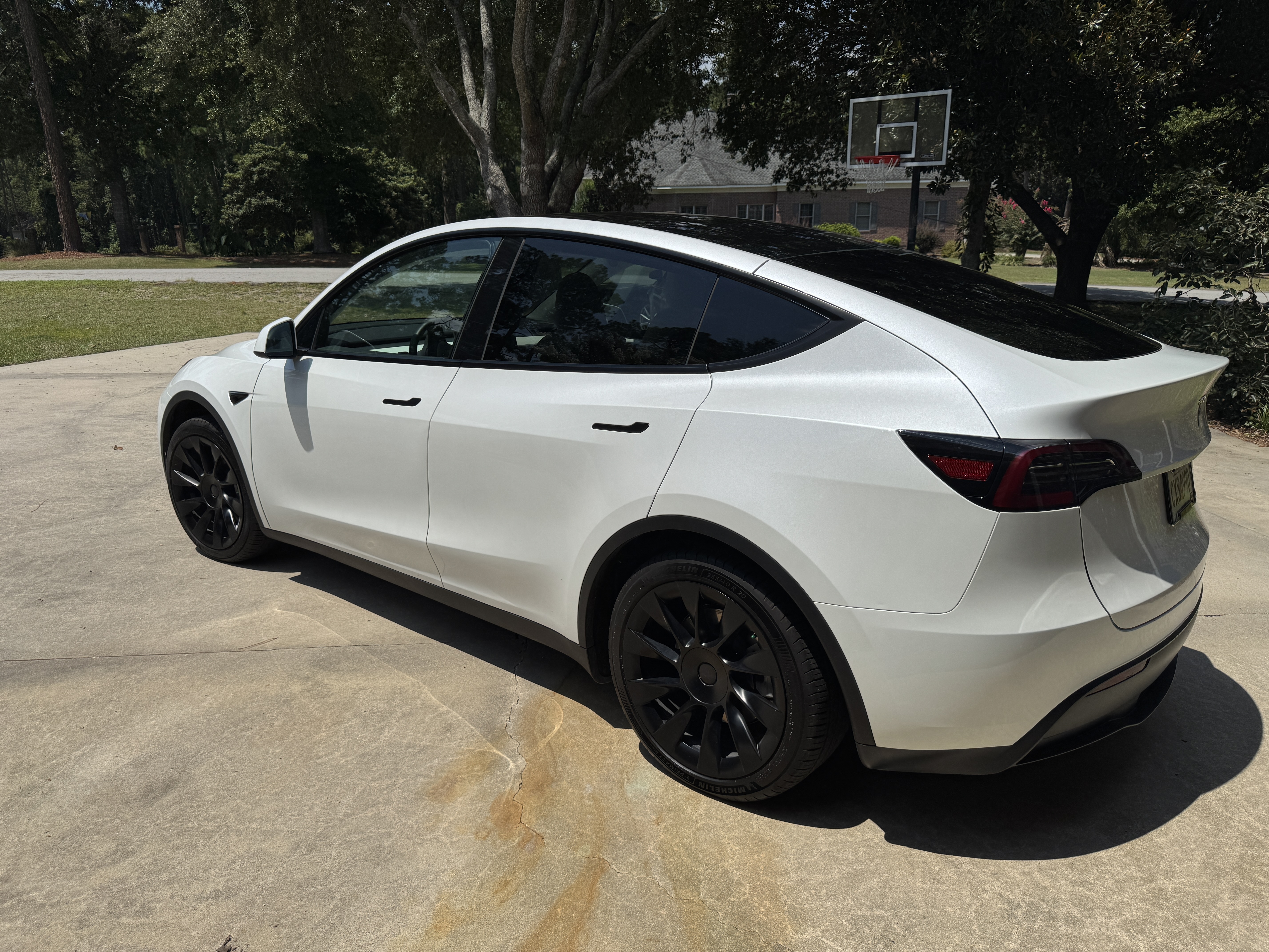 Used 2023 Tesla Model Y Long Range AWD/4WD image 16