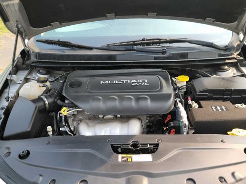 Used 2015 Chrysler 200 Limited image 15