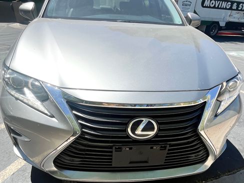 Used 2016 Lexus ES 350 w/ Premium Package w/Wood Trim image 16