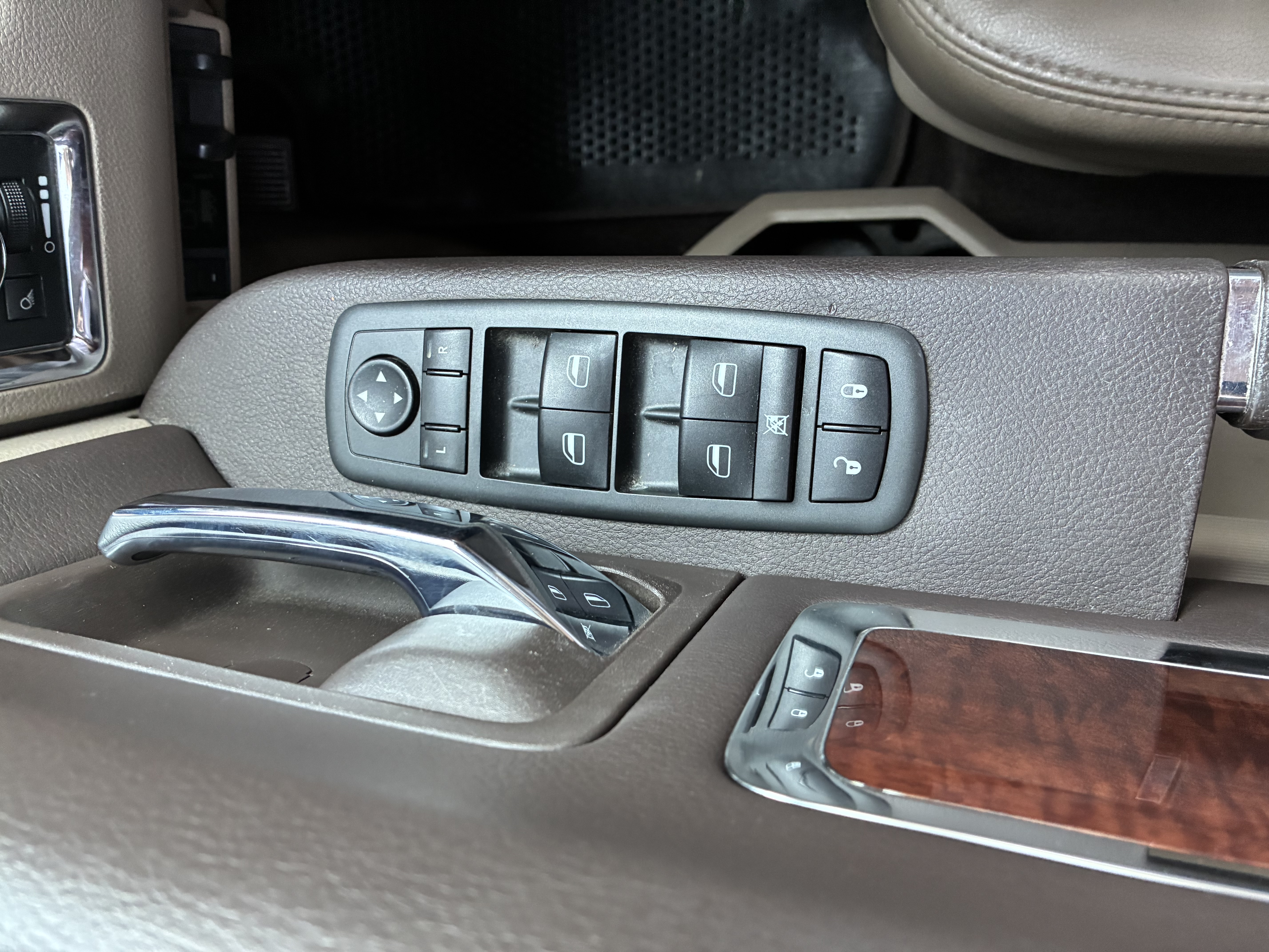 Used 2011 RAM 2500 Laramie AWD/4WD image 17