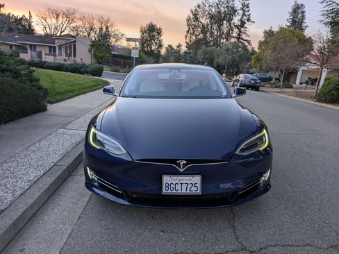 Used 2018 Tesla Model S 75D image 2