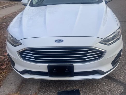 Used 2020 Ford Fusion SE image 1