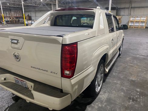 Used 2006 Cadillac Escalade EXT image 13