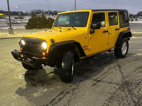 Used 2011 Jeep Wrangler Unlimited Sport image 4