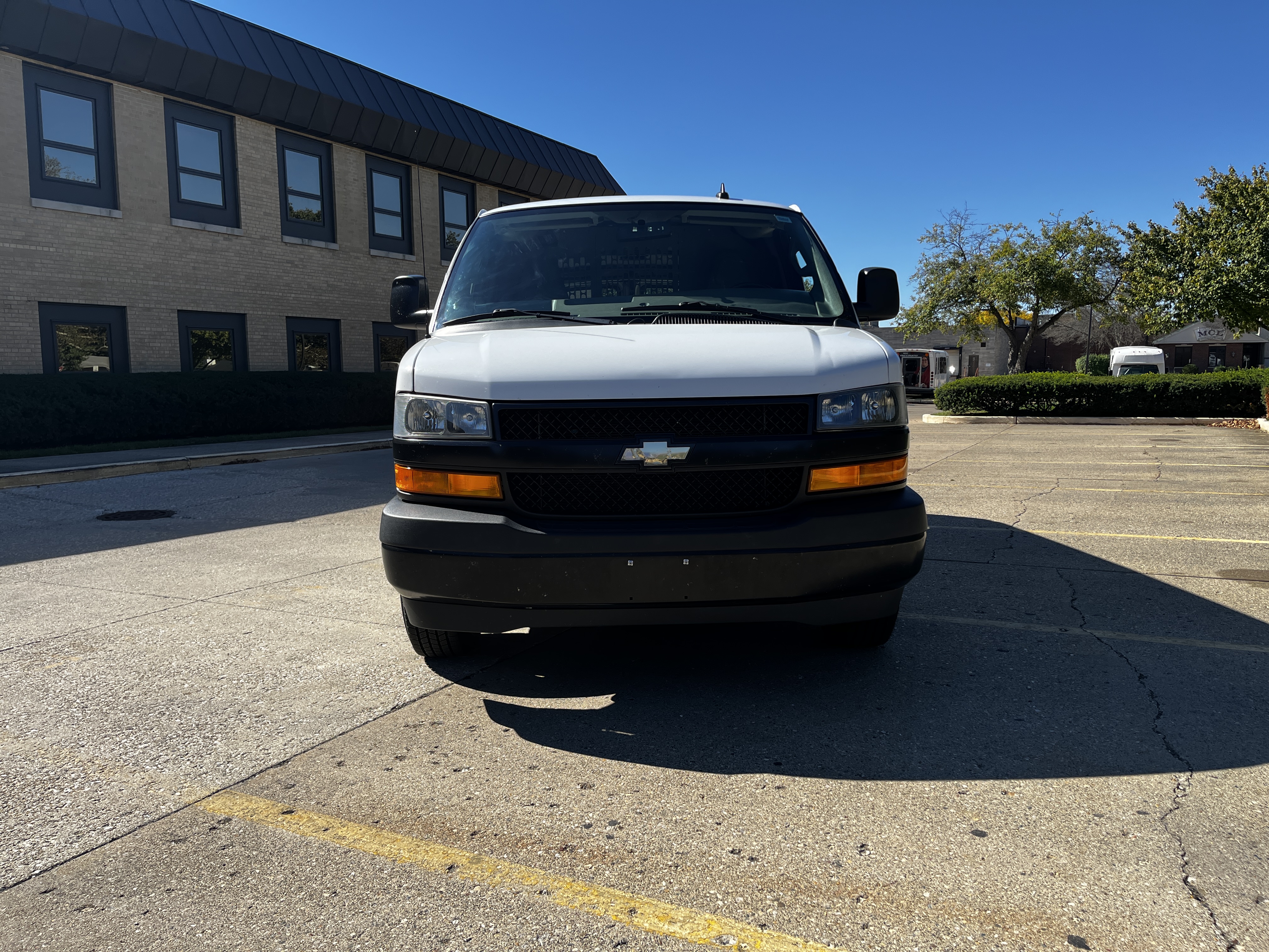 Used 2019 Chevrolet Express 2500 w/ Driver Convenience Package RWD image 8
