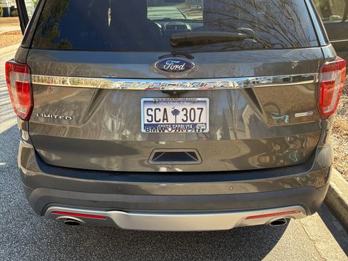 Used 2017 Ford Explorer Limited w/ Equipment Group 303A image 12