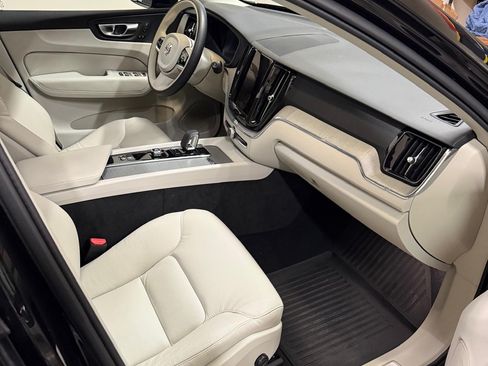 Used 2025 Volvo XC60 B5 Plus w/ Protection Package Premier image 14