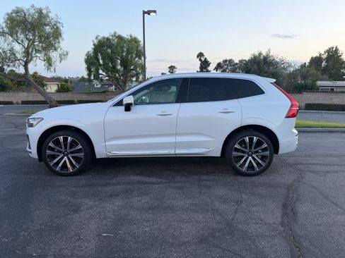 Used 2023 Volvo XC60 B5 Ultimate w/ Climate Package FWD image 14