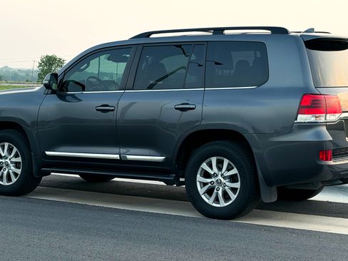Used 2019 Toyota Land Cruiser AWD/4WD image 6