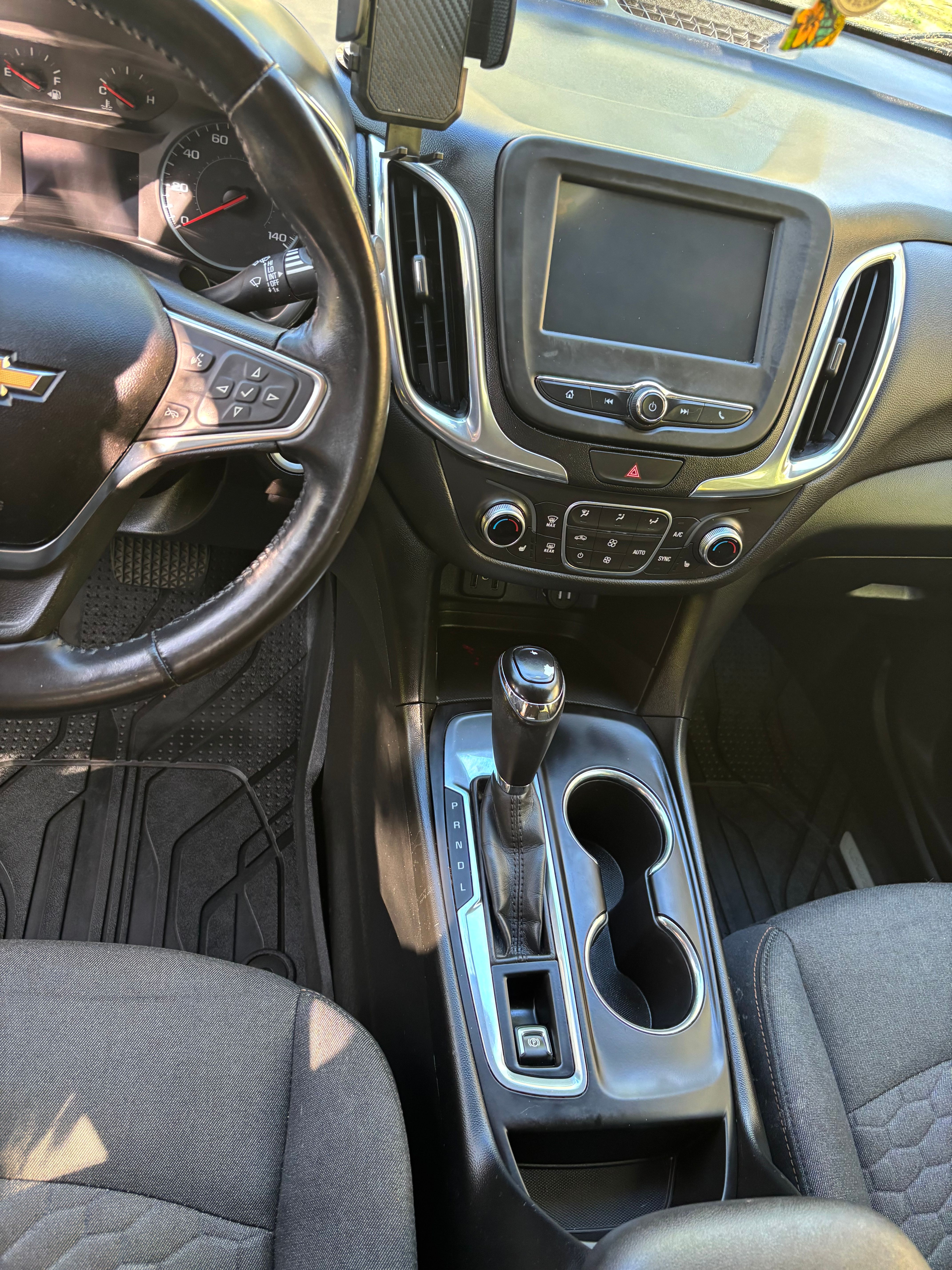 Used 2018 Chevrolet Equinox LT FWD image 6