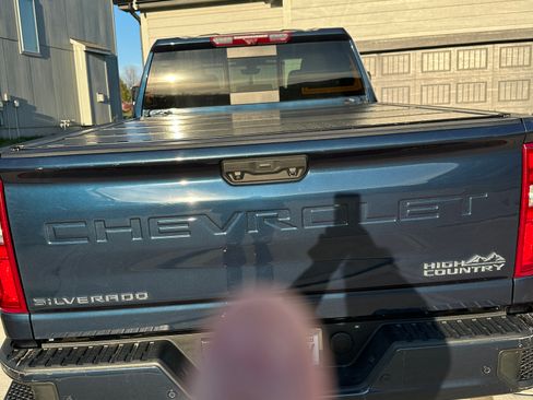 Used 2022 Chevrolet Silverado 3500 High Country image 9