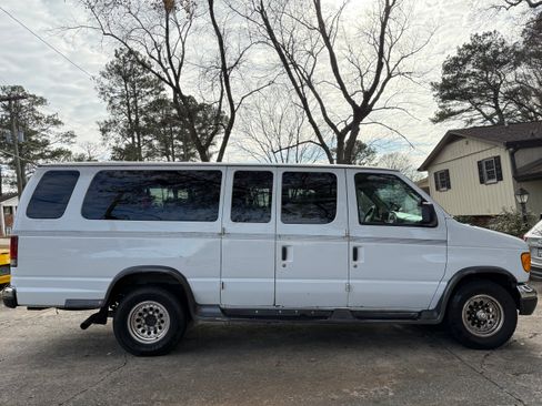Used 2003 Ford E-350 and Econoline 350 XLT image 9