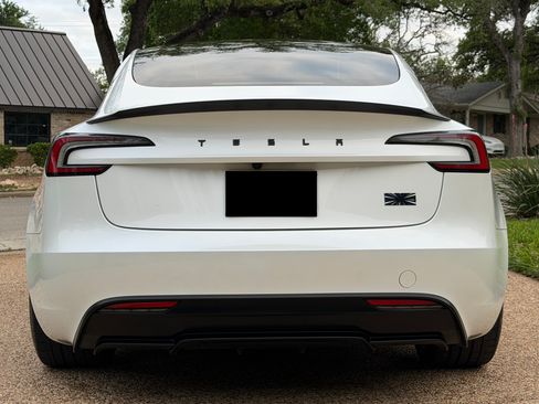 Used 2025 Tesla Model 3 Performance image 9