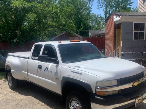 Used 2001 Chevrolet Silverado 3500 LS image 2