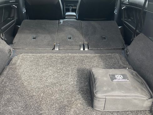 Used 2023 Volkswagen Tiguan SE R-Line image 29