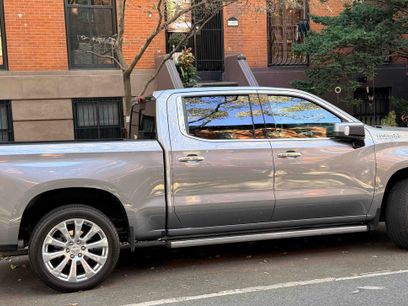 Used 2021 Chevrolet Silverado 1500 High Country w/ Technology Package