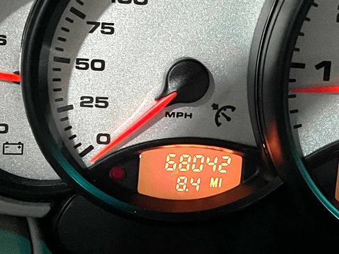 Used 2001 Porsche 911 Cabriolet image 20