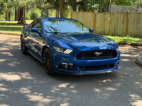 Used 2017 Ford Mustang GT w/ GT Performance Package image 2