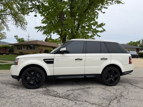 Used 2010 Land Rover Range Rover Sport Supercharged AWD/4WD image 4