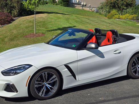 Used 2020 BMW Z4 M40i w/ Executive Package image 1