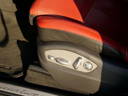 Used 2015 Porsche Macan Turbo image 24