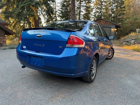 Used 2010 Ford Focus SE image 4