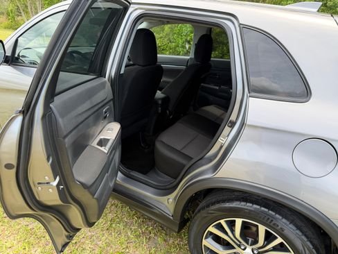 Used 2018 Mitsubishi Outlander Sport ES FWD image 8