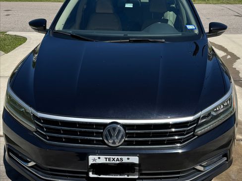 Used 2018 Volkswagen Passat 2.0T SE w/ SE Lighting Package image 9