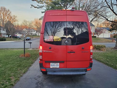 Used 2011 Mercedes-Benz Sprinter 2500 image 4