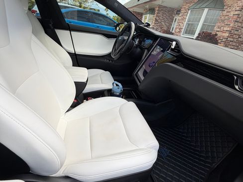 Used 2020 Tesla Model S Long Range Plus image 8