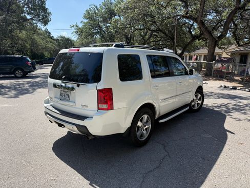 Used 2011 Honda Pilot Touring image 4