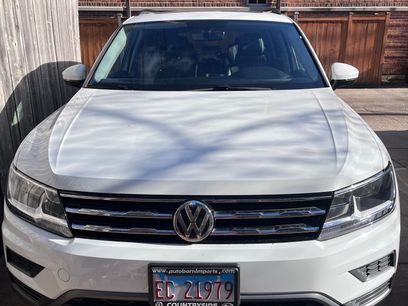Used 2020 Volkswagen Tiguan SE w/ Panoramic Sunroof Package