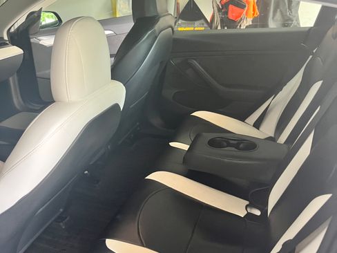 Used 2022 Tesla Model 3 Long Range AWD/4WD image 9
