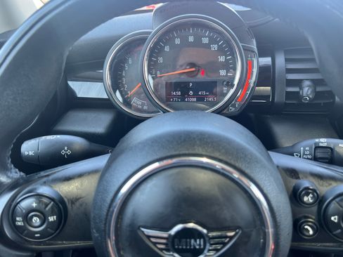 Used 2019 MINI Cooper 4-Door Hardtop image 13