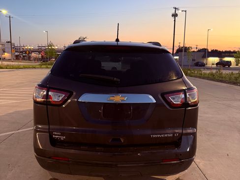 Used 2013 Chevrolet Traverse LT AWD/4WD image 2