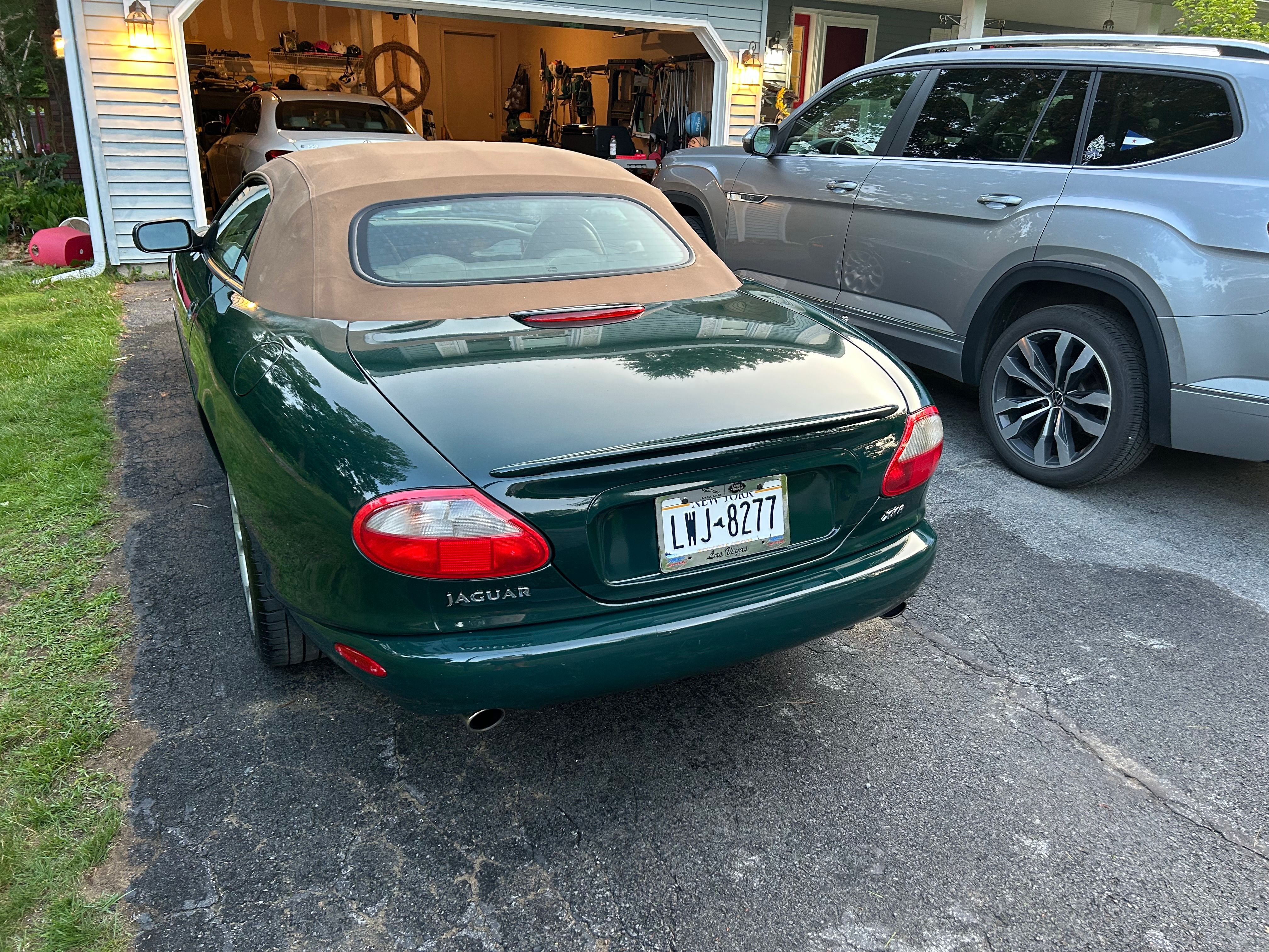 Used 2000 Jaguar XK8 Convertible RWD image 12