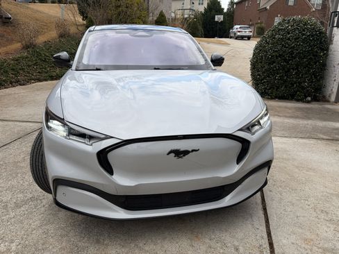 Used 2021 Ford Mustang Mach-E Premium image 2