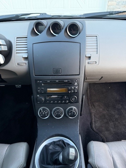 Used 2004 Nissan 350Z Touring RWD image 22
