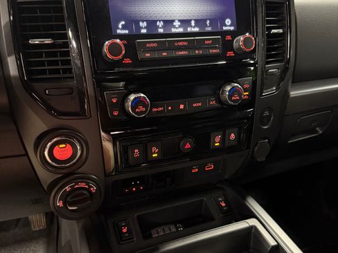 Used 2020 Nissan Titan PRO-4X w/ Pro-4x Convenience Package AWD/4WD image 12