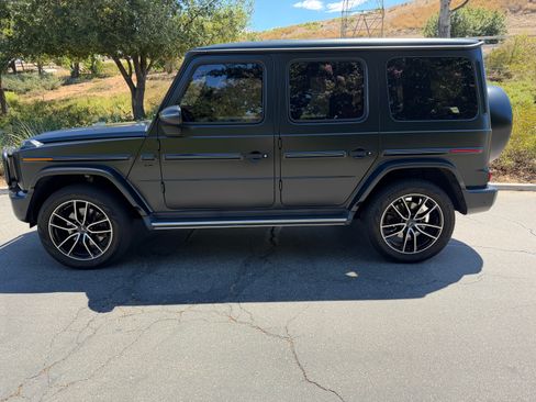 Used 2022 Mercedes-Benz G 550 image 2